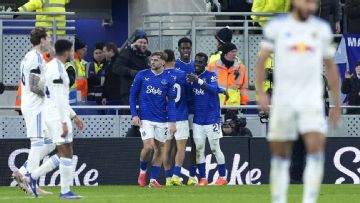 Everton draw with Leeds on stellar Thierno Barry finish