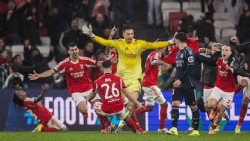 Mourinho admits confusion before Benfica keeper goal vs. Madrid