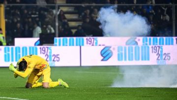 Inter Milan match halted after flare hits Cremonese keeper