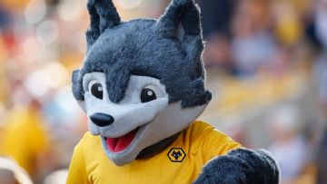 Fed by the Wolves: Mascot gets kid's chicken nuggets back