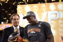 Von Miller plans to play in '26, has lobbied Broncos for return