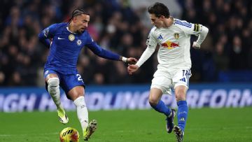 Premier League live updates: Leeds-Chelsea level, West Ham host Man United