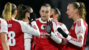 Arsenal cruise through to UWCL quarterfinal with Chelsea