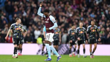 Tammy Abraham scores first goal back at Aston Villa to snatch late point vs. Leeds
