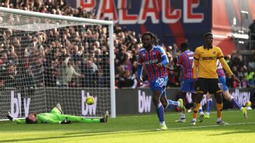 Evan Guessand's late strike gives Crystal Palace win vs. 10-man Wolves