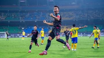 Rinzuala stunner sees NEUFC draw BFC; Chhangte wins it for Mumbai against Blasters