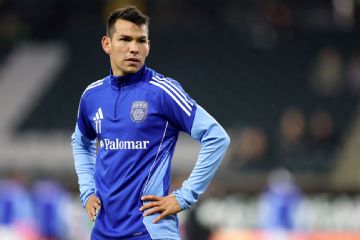 Why is healthy Mexico star Chucky Lozano being paid $6 million to not play in MLS?