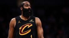 Astro da NBA, James Harden é preso em Houston por porte ilegal de arma