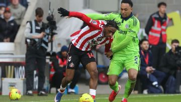 Sunderland boss Regis Le Bris condemns racist abuse of Romaine Mundle