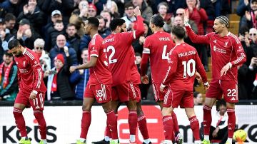 Wolves vs. Liverpool: TV channel in UK, kick-off time, live stream, referee, injury and team news