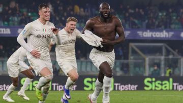 Lukaku's 1st goal of season with last kick gives Napoli win