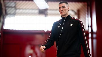 Newcastle United vs Man United: TV channel, kick-off time, live stream, referee, injury and team news