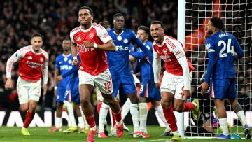 Premier League live updates: Arsenal host Chelsea in London derby