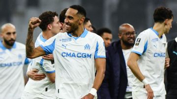 Late Pierre-Emerick Aubameyang goals lead Marseille past Lyon