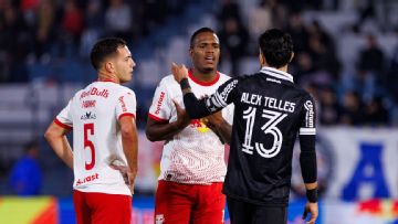 Brazilian player Marques banned 12 games for sexism toward ref