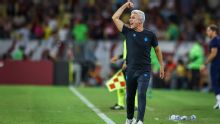 Dirigente banca permanência de Luis Castro no Grêmio: 'Tem clube devendo R$ 20 milhões para treinadores'