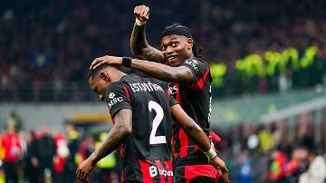 Milan complete first derby double in 15 years to close on Inter