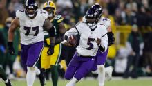 Ravens retienen a quarterback suplente Tyler Huntley: fuentes