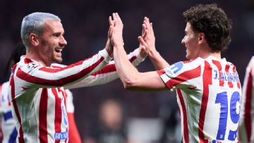 Atlético put one foot in UCL quarters as Spurs implode