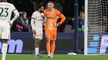 Chelsea boss defends keeper choice after costly error vs. PSG