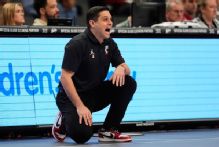 Cincinnati fires coach Wes Miller after 5 seasons, sources say