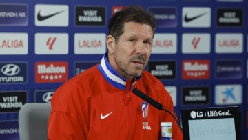 Simeone frustrated as Alvarez exit talk overshadows Atleti UCL rout
