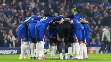 Chelsea alter pre-match huddle against PSG after referee drama