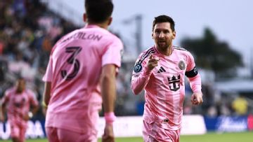 Lionel Messi hits 900th career goal, but can he reach 1,000? Can he pass Ronaldo?