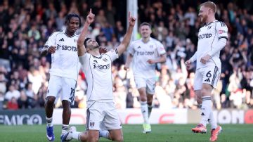 Mexico's Raúl Jiménez in tears after 1st goal since father's death