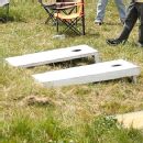 विकलांग कॉर्नहोल खिलाड़ी सुनने का अधिकार छोड़ देता है