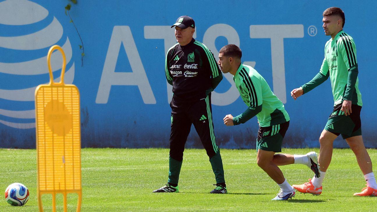 Mexico players train ahead of a pair of March friendlies against Portugal and Belgium.