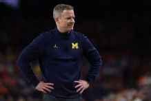 Sources: May informs Michigan he's not pursuing other jobs