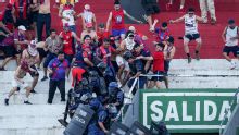 Paraguay Superclásico suspended after fan clashes