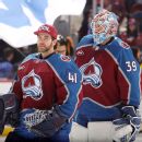 Entrenador de los Kings golpeado por vidrio roto cuando se rompe el panel.