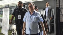Santos tem reunião 'ríspida' entre jogadores e diretoria para cobrar salários atrasados; veja bastidores