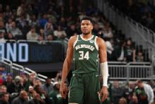 Bucks trading Giannis Antetokounmpo to Heat for haul of players, picks