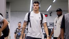 Brazão explica lance que resultou em gol bizarro do Botafogo contra o Santos: 'Infelizmente...'