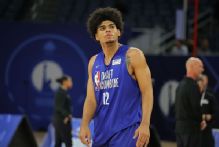 Arizona star Koa Peat to remain in NBA draft, sources say