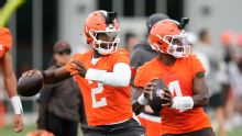 Browns aún esperan para nombrar a quarterback titular, dice coach