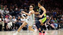 Novata Olivia Miles anota 24 puntos y las Lynx ligan ocho victorias