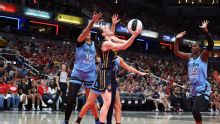 Caitlin Clark suma 32 puntos en el triunfo de Fever sobre Sky en tiempo extra