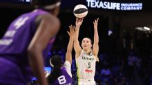 Paige Bueckers anota 31 puntos en la victoria de Wings