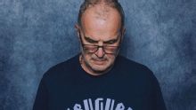 Bielsa assume culpa por vexame do Uruguai na Copa, dá sua versão sobre polêmicas internas e diz: 'Não agi por capricho'