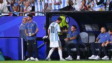 Argentina's Scaloni 'at a loss for words' on record-setting Messi