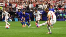 Joe Hart: Harry Kane stuttered penalty 'really difficult' for goalkeepers