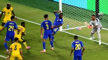 Curaçao keeper Room ties Howard's World Cup save record in draw