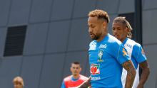 Neymar viaja com Seleção para Miami e fica no banco contra a Escócia; Raphinha fica em Morristown
