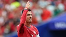 Cristiano Ronaldo marca em Portugal x Uzbequistão, supera Messi e é 1º com gol em seis Copas