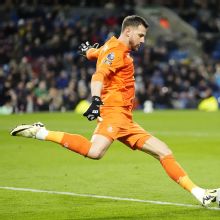 Tottenham sign Martin Dubravka from Burnley as Roberto De Zerbi rebuild continues