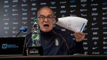 Bielsa rebate Flamengo sobre lesão de Arrascaeta: 'Não tem nada a ver com a gente'